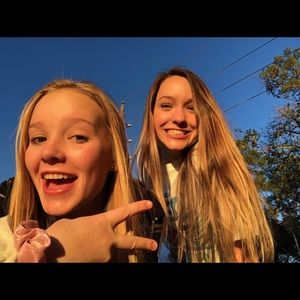 Meet your Posher, Hallie